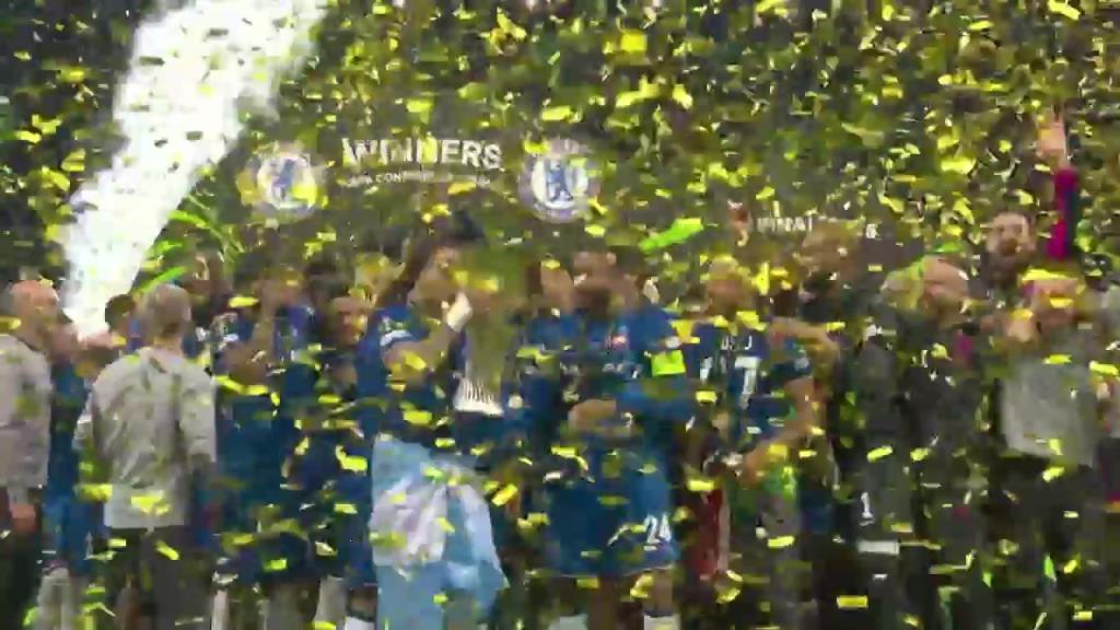 ?榮耀藍軍！歐協(xié)聯(lián)奪冠捧杯！里斯-詹姆斯高舉獎杯全隊?wèi)c祝