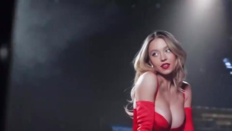 此前觀戰(zhàn)紐約德比！賣含洗澡水肥皂的悉尼妹太清楚自身優(yōu)勢了